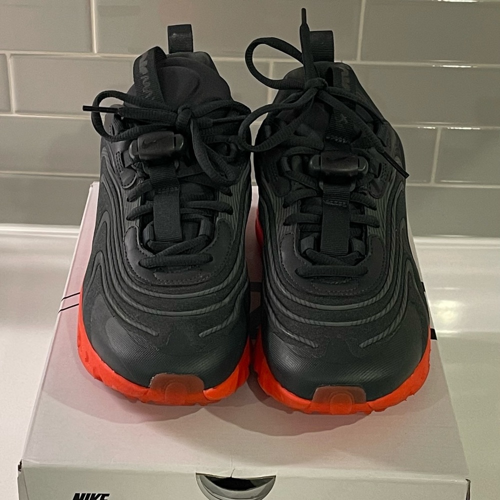 Nike Max 270 React